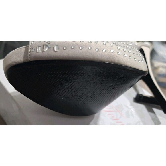 Used Sliver Lulu Townsend Pumps Size 10 - Picture 8 of 10